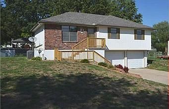 3rd image of 102 Roller Ct