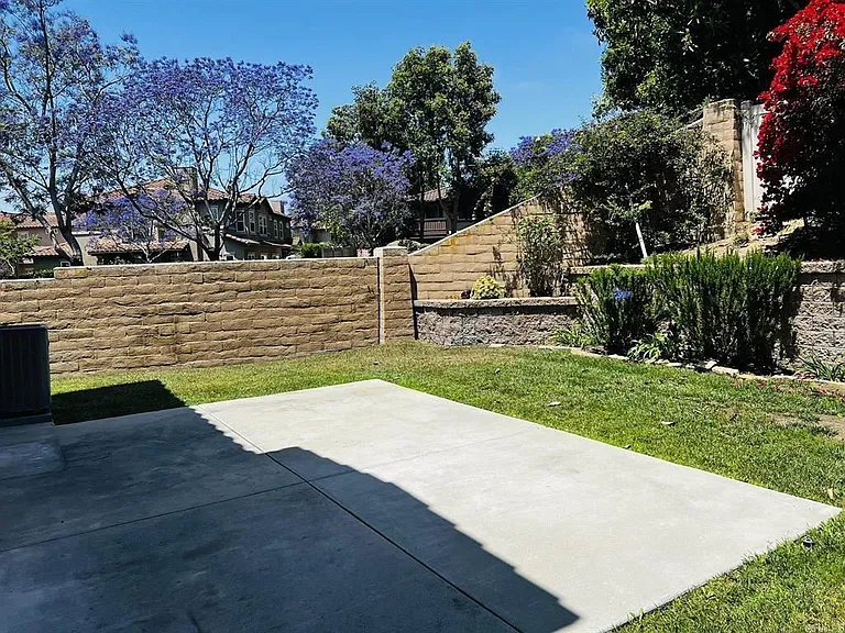 6033 Paseo Hermosa — Photo 4