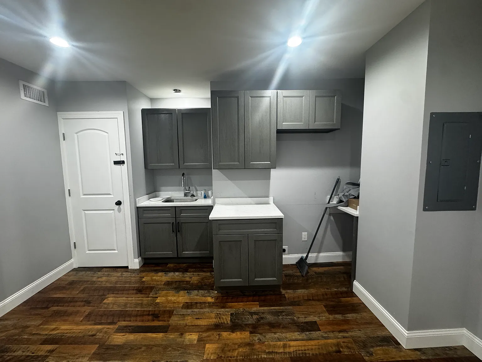 Studio, 650 sqft, $2,300 — Photo 3