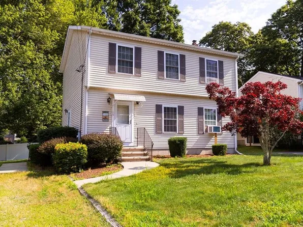 15 Betony Rd, Saunderstown, RI 02874