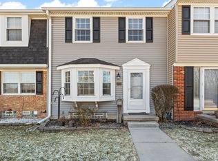 19708 Dearborn Ct, Northville, MI 48167