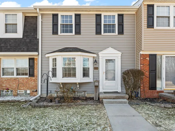 19708 Dearborn Ct, Northville, MI 48167