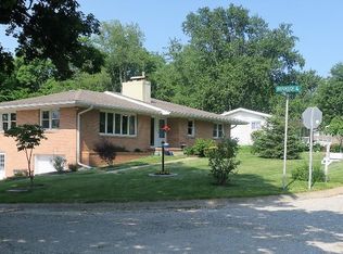 105 E Sunny Slopes Dr, Bloomington, IN 47401