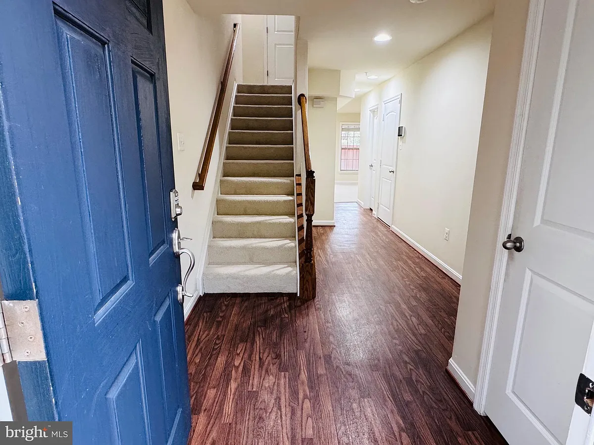 Building Photo - 8218 Carinoso Way