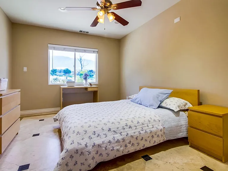 bedroom 5 / guests