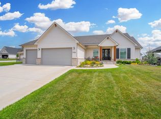 3706 N Crest Cir, Wichita, KS 67226