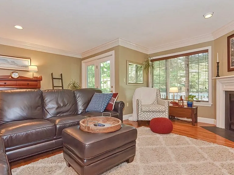 601 Browning Ln — Photo 6