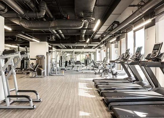 3rd image of 2020 N Lincoln Park W APT 10L