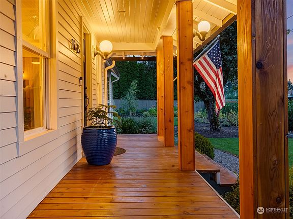3rd image of 17815 NE 182nd Avenue