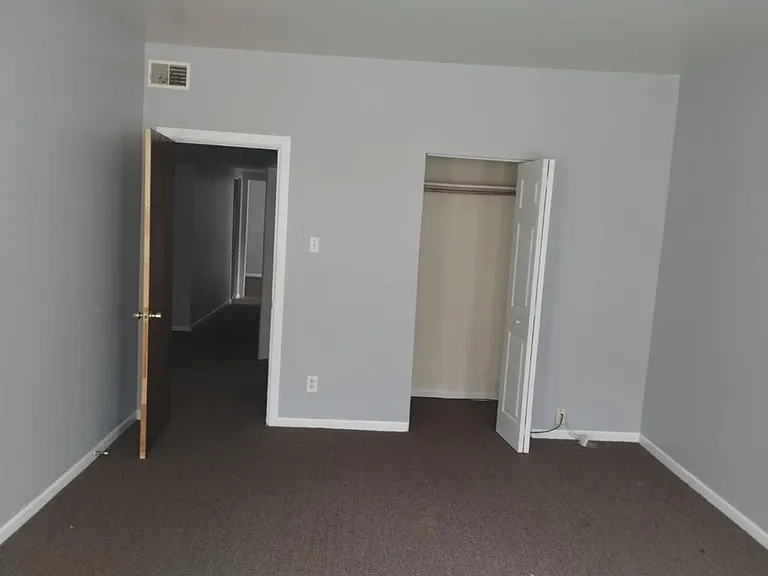 8001 S Justine St — Photo 15