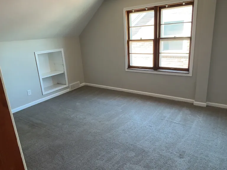 1552 Robindale St — Photo 8