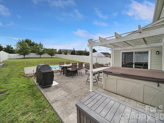 4th image of 3622 Catherine Creek Pl