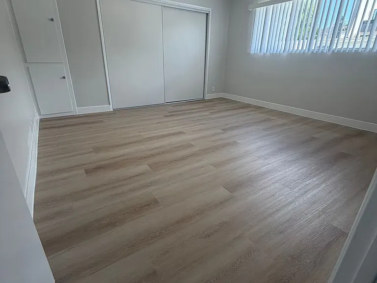 1315 N Fuller Ave — Photo 3
