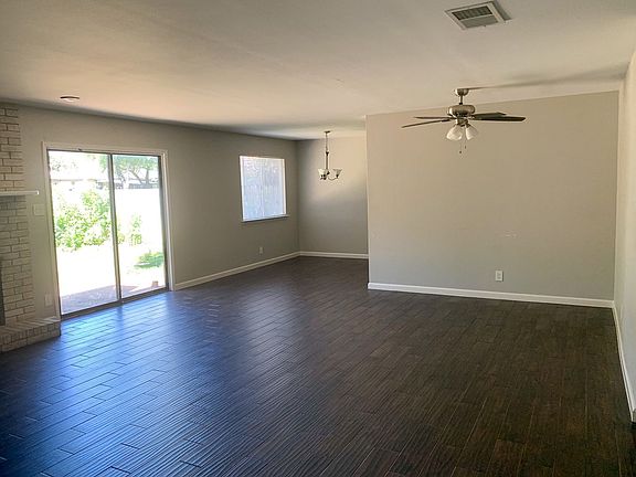 5th image of 802 Chisholm Valley Dr