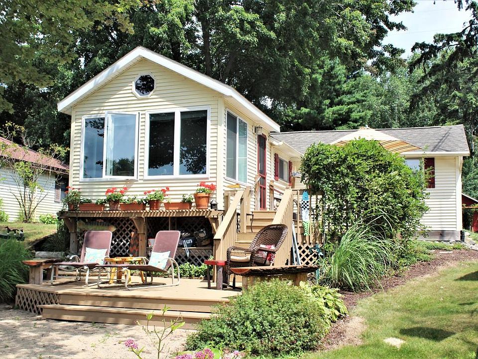 1st image of 161 Coolidge Ave