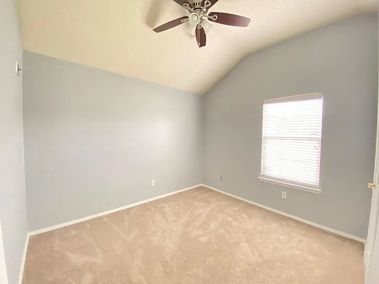 1328 Falcon Holw — Photo 21