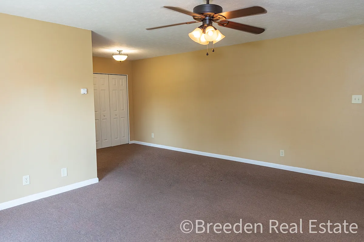 116-01: Maple Hall Apartments - 202 A — Photo 4