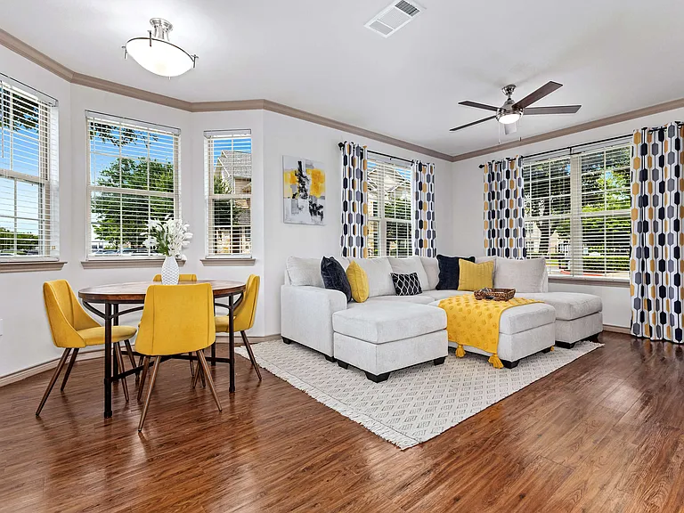 Trinity Bell Gardens Apartments — Photo 25