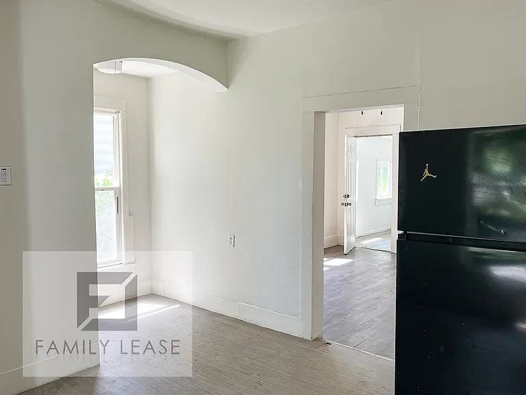 923 W Marietta St — Photo 9