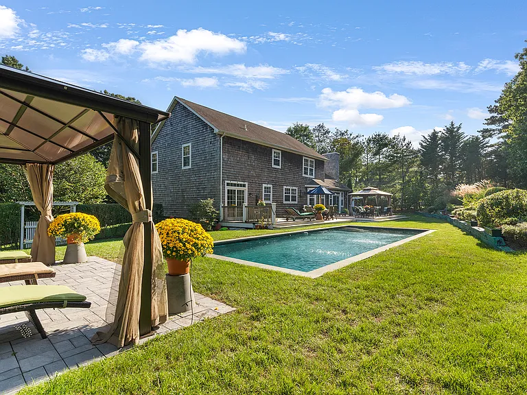 138 Malloy Dr — Photo 3