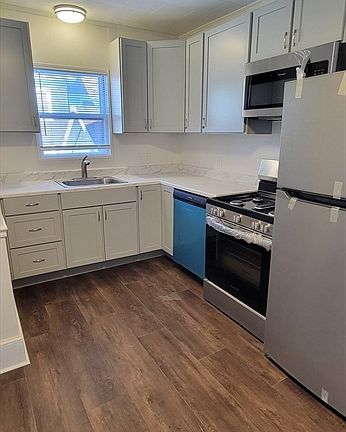 2nd image of 4 Pleasant St