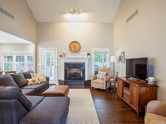 5th image of 307 W 6th Avenue Ct