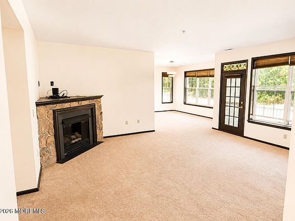 3rd image of 526 Saint Andrews Pl