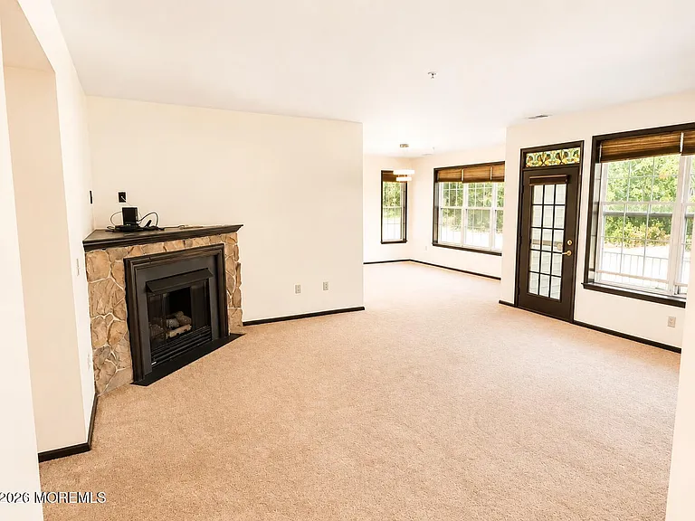 526 Saint Andrews Pl — Photo 3