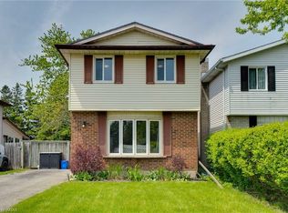 705 Highpoint Ave #A, Waterloo, ON N2V1G8