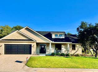 1706 Valencia Dr N, Kerrville, TX 78028