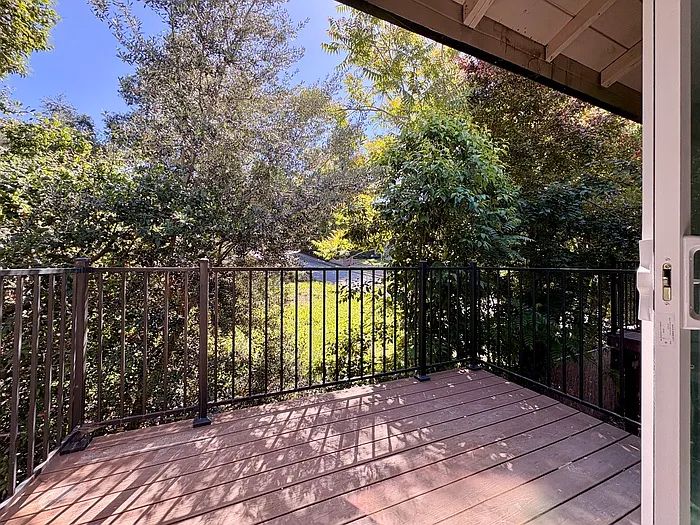 206 Pine St — Photo 13