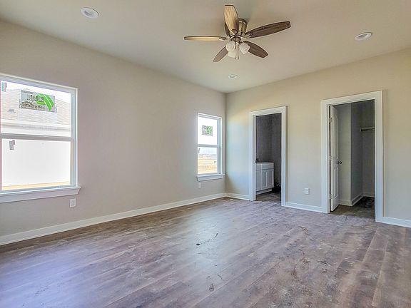 5th image of 3837 Skylane Ave