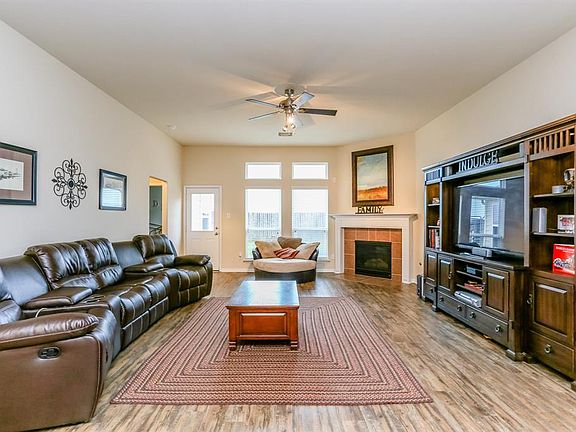 3rd image of 3031 Dogwood Knoll Trl