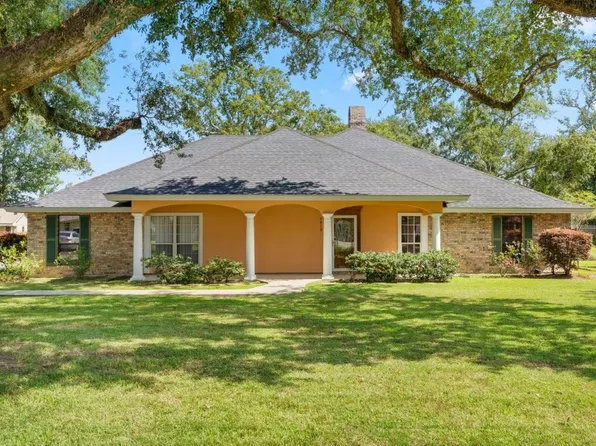 4019 Cappy Dr, Lake Charles, LA 70605