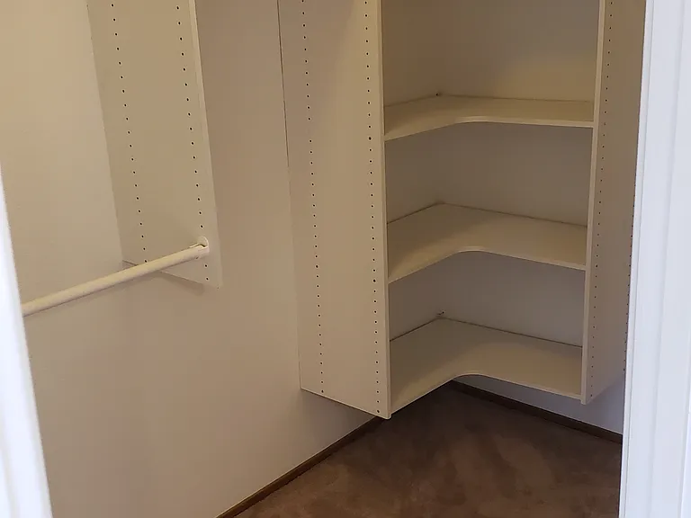2566 Valerie Ct — Photo 17