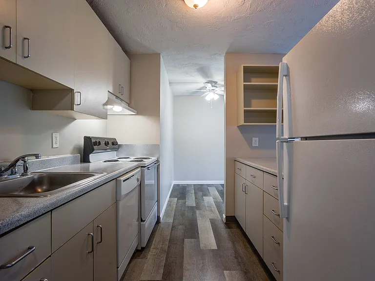 Sierra Terrace — Photo 35