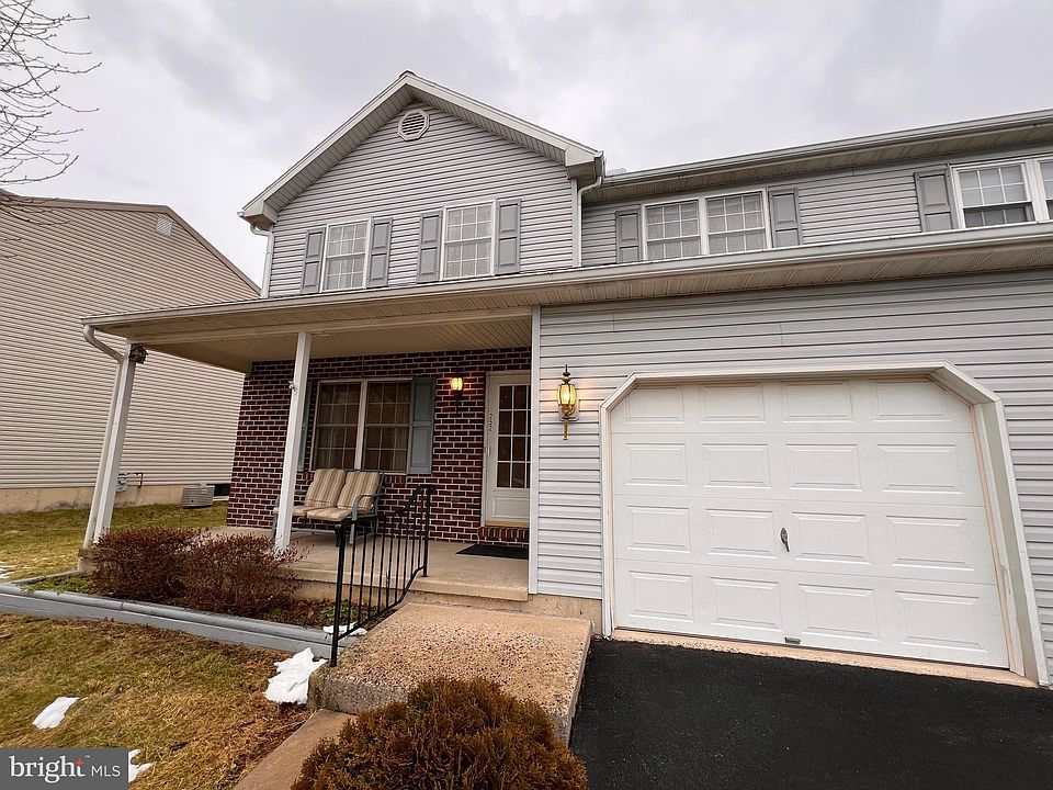 1st image of 252 Hickory Dr