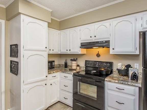 4th image of 3540 Olive Ave