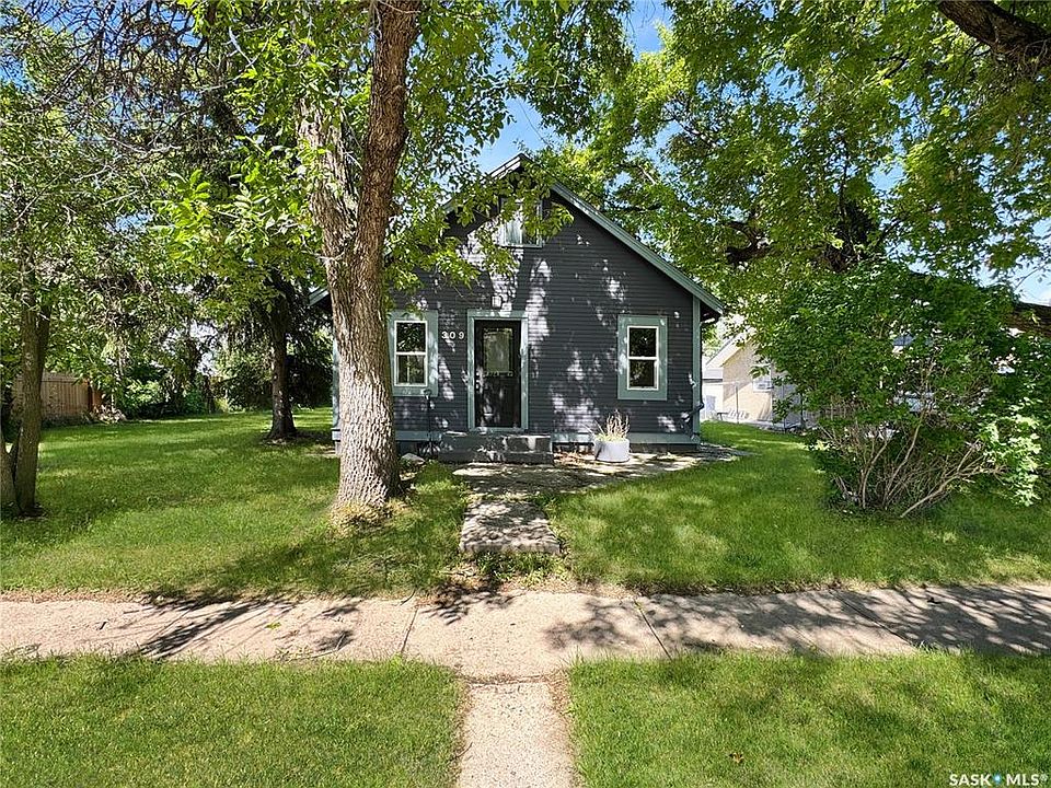 1st image of 309 3rd STREET W