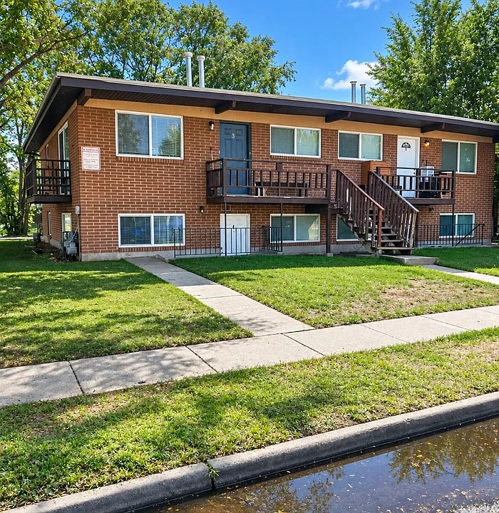 1601 W Ivy Cir #2