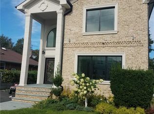 83-07 249th St, Bellerose, NY 11426