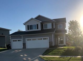 1665 SE Waddell Way, Waukee, IA 50263