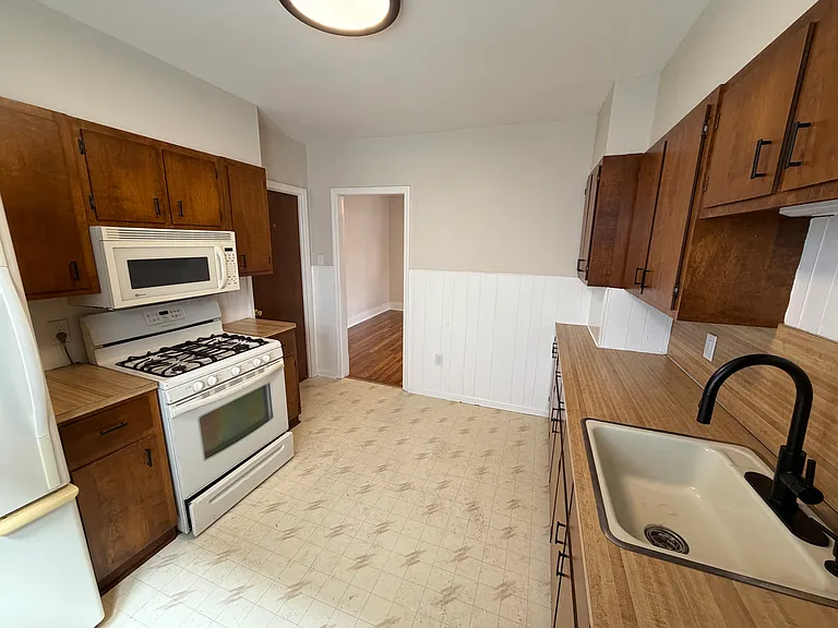 1572 Elmwood Ave #1 — Photo 15