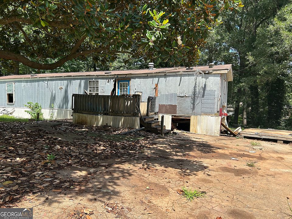 2nd image of 4 Forest Rd