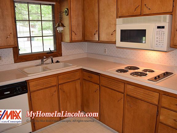 3rd image of 508 N 81st St