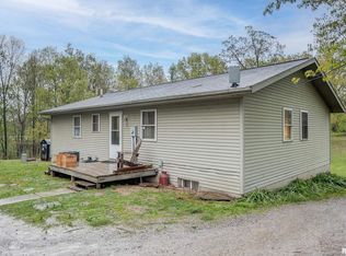 1401 Buchanan Rd, Iuka, IL 62849