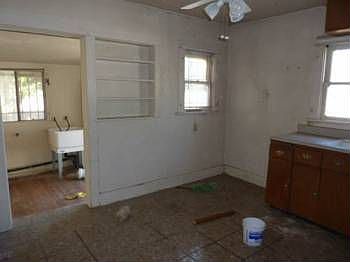 2nd image of 1140 W 11th St