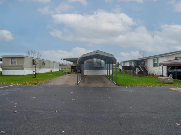 12205 Goshen Rd Trailer 136, Salem, OH 44460