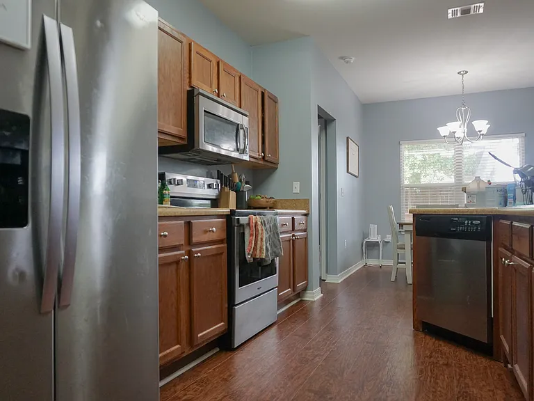 212 Ladue Ave — Photo 4