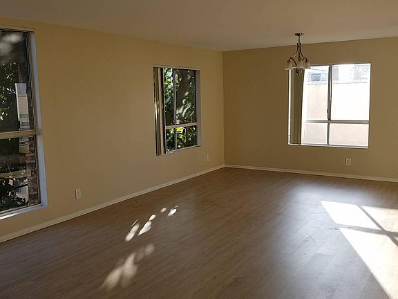 3rd image of 1818 Camden Ave APT 206